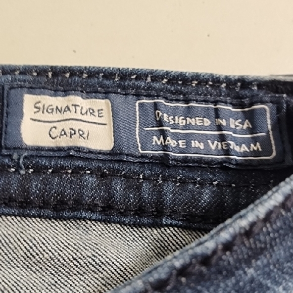 Miss Me Blue Ankle Cropped Capri Stretch Jeans with Embroidery Raw Hem - Picture 4 of 16